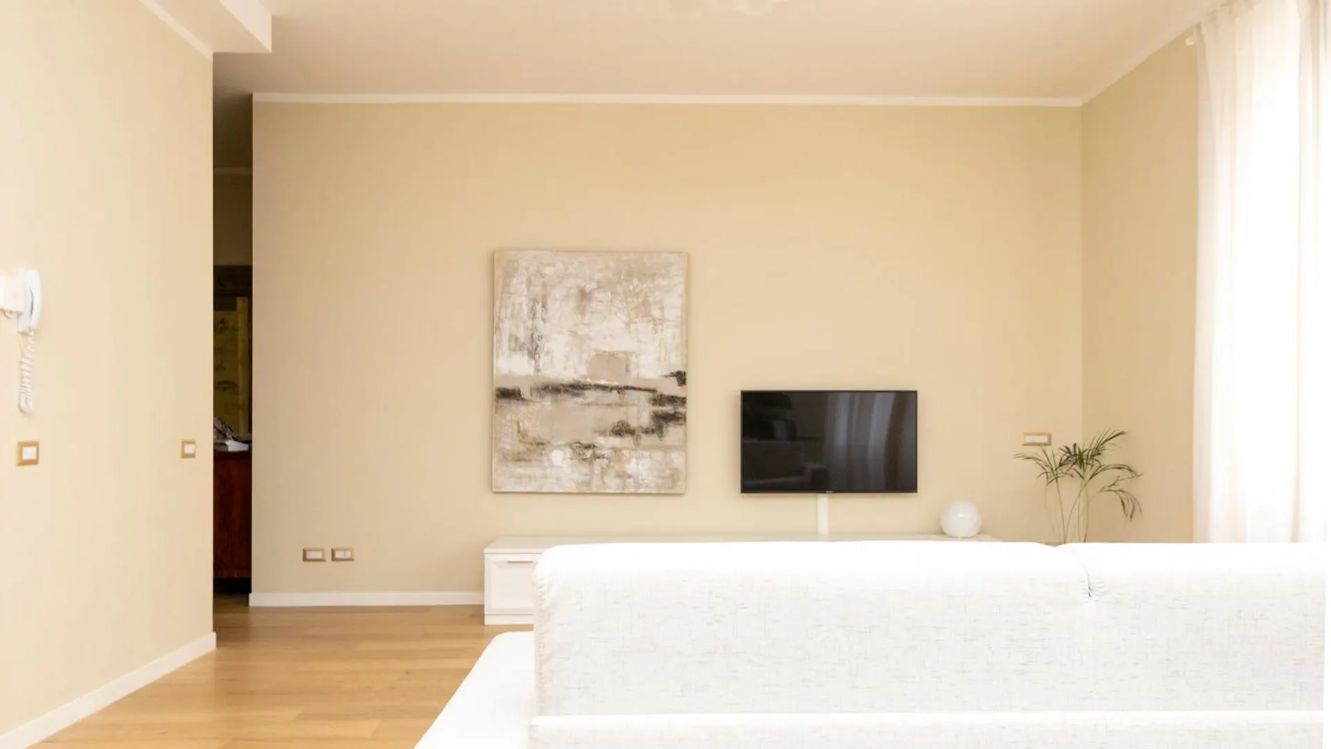 Exclusive Suite In Central Station - Duomo 5 In Minutes Milan 0*,  Italy